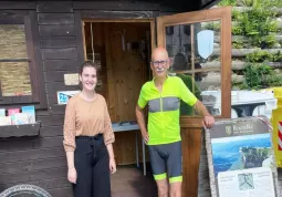 L'assessore Ezio Donadio con la responsabile dell'ufficio turistico di Valmala